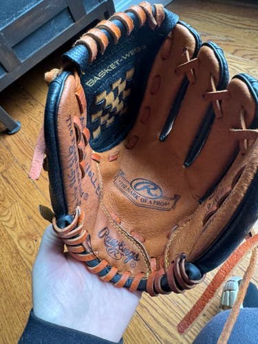 RH Rawlings Baseball Glove 9" (Used)