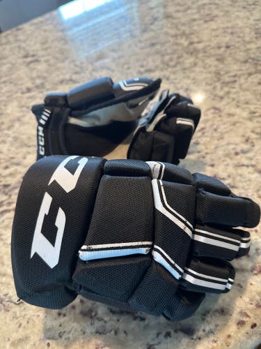 CCM HG250 Gloves 11" (Used)
