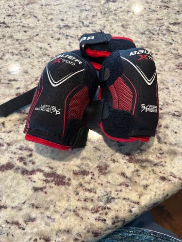 Junior Small Bauer Vapor X700 Elbow Pads (Used)