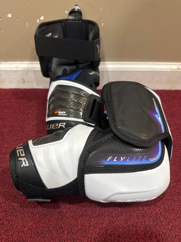Senior Medium Bauer Vapor Flylite Elbow Pads (New) Item#UCFM