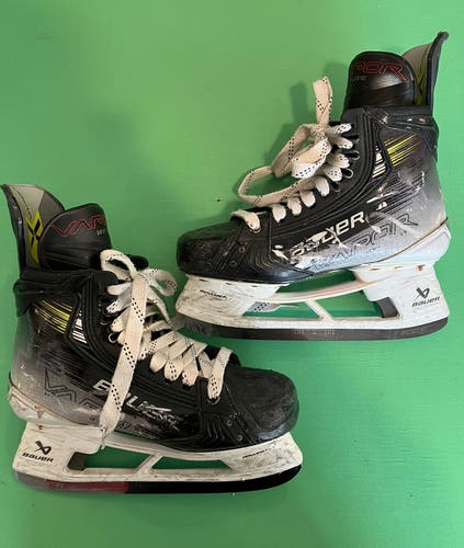 Senior Bauer Vapor Hyperlite 2 Hockey Skates 7 (Used)