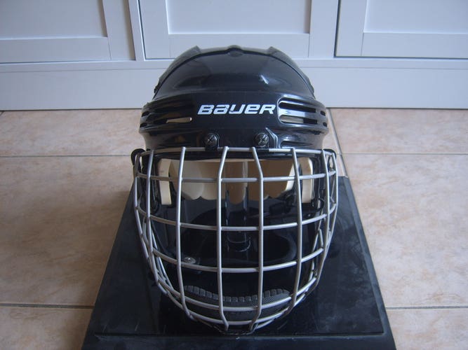 Excellent Condition Bauer BHH4500 Hockey Helmet sz Medium Black w/Cage