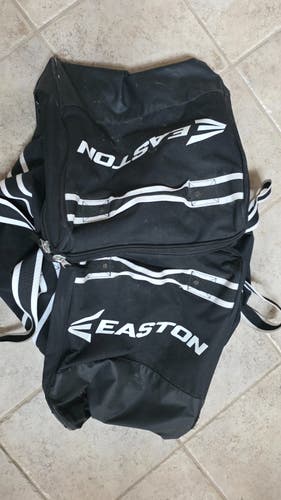Easton Synergy Elite Medium 33in. hockey Bag (Used)