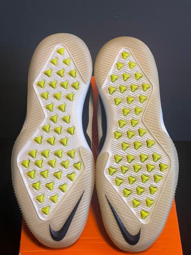 Men's Size M 12.5 (W 13.5) Nike Mid Top Turf Cleats (New)