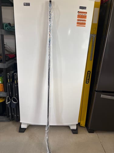 Senior Bauer Vapor Flylite Right Handed Hockey Stick P92 70 Flex (New)