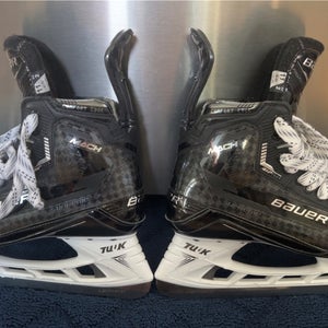 Like New Pro Stock Bauer Supreme Mach Hockey Skates size 11 (Used)