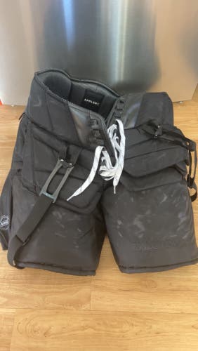 Senior XL Vaughn Ventus SLR3 Hockey Goalie Pants Pro Stock (Used)