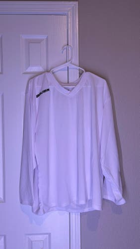 White Small Adult Unisex Bauer Jersey (Used)