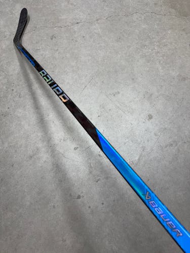 87 Flex P28 Senior Bauer Nexus Sync Right Hand Hockey Stick Pro Stock (Used)