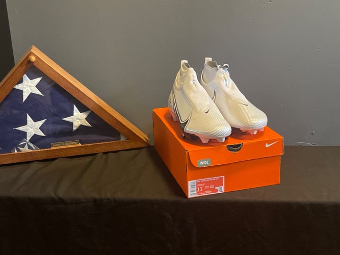 Men's Size M 11.0 (W 12.0) Nike Vapor edge Pro 360 2 Mid Top (New)