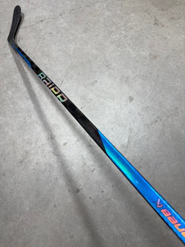 77 Flex P28 Senior Bauer Nexus Sync Right Hand Hockey Stick Pro Stock (Used)