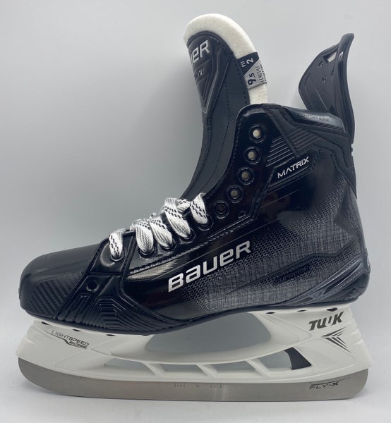 NEW Bauer Supreme Matrix Skates Size 9.5 Fit 2