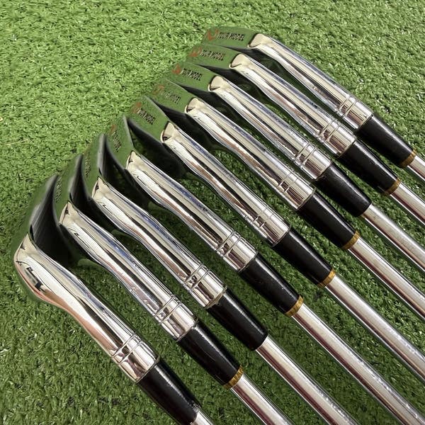 (中古)Titleist TOUR FORGED MODEL 841 Titleist Tour Model 841 Iron Set 2-PW Dynamic Gold S400 Stiff Flex