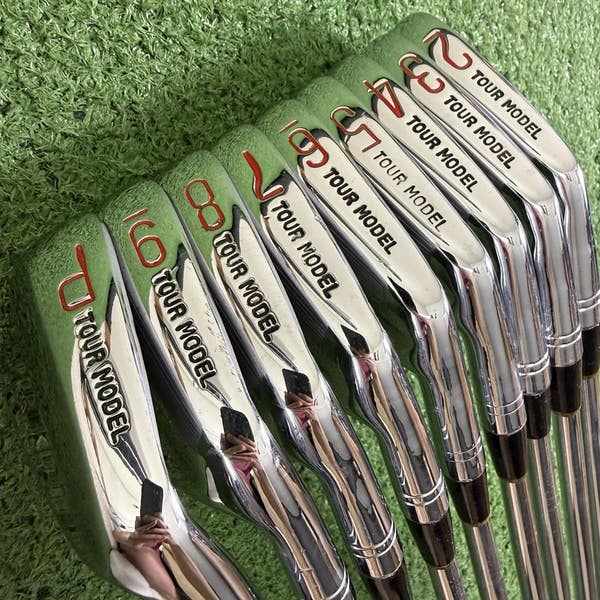 Titleist Tour Model 841 Iron Set 2-PW Dynamic Gold S400 Stiff Flex
