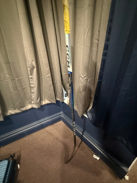 Senior CCM JetSpeed FT6 Pro Left Hand Hockey Stick P28 85 Flex Pro Stock (Used)
