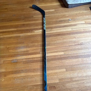 Intermediate Bauer Nexus Geo Left Hand Hockey Stick P28 55 Flex (Barley Used)   (READ DESCRIPTION)