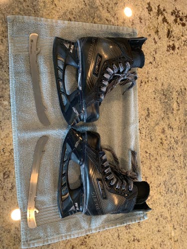 Black 2016 Bauer Supreme S160 Hockey Skates Regular Width Size 1 (Used)