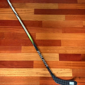 Senior Bauer Vapor Hyperlite 2 Left Hand Hockey Stick P28 77 Flex (New)