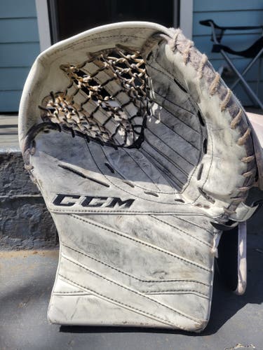 CCM Extreme Flex 3.9 Regular glove