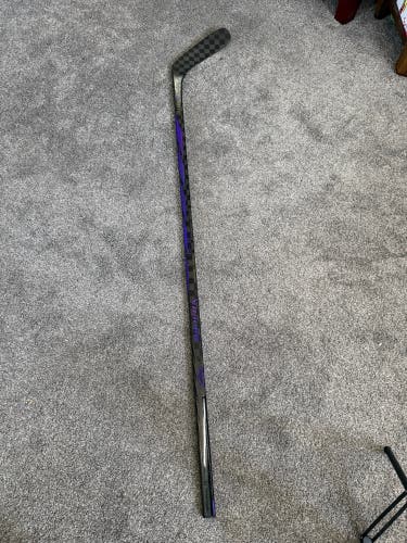 Senior Bauer Proto-R Right Handed Hockey Stick Toe Pattern 77 Flex (Used)