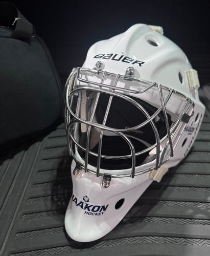 Senior Medium Bauer 940 Goalie Mask Certified Cat-Eye  (Used)