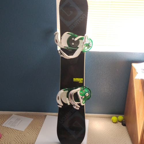 Men's Burton Snowboard All Mountain With Bindings Medium Flex True Twin 156 cm (Used)