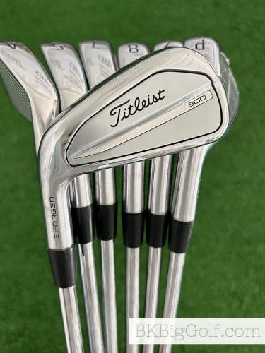 LH Titleist T200 23 Forged Iron Set 4-P / True Temper AMT Black Stiff