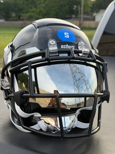 Youth Small Schutt F7 Helmet (Used)