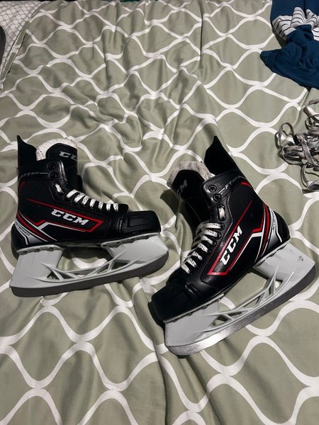 Black 2017 CCM JetSpeed FT340 Hockey Skates Regular Width 8 (New)