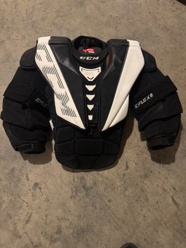 Large CCM EFlex 5 Pro Goalie Chest Protector (Used)