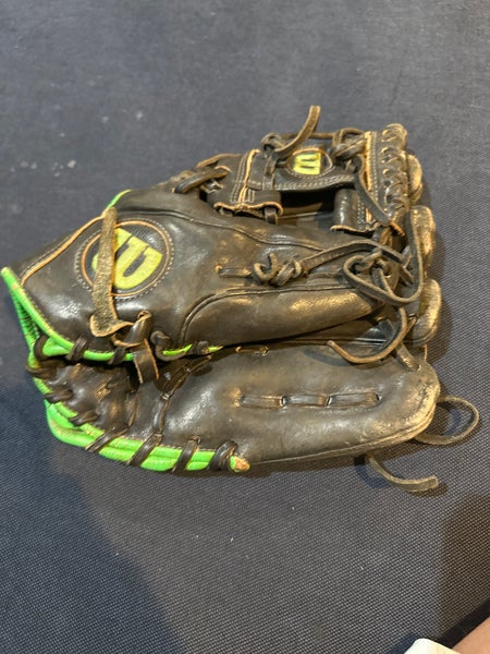 Wilson A1000 RH Infield Baseball Glove 11.25" (Used)