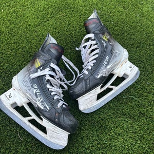 Black/Gray 2021 Bauer Vapor Hyperlite Hockey Skates Regular Width Pro Stock 7 (Used)