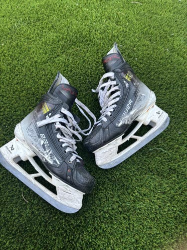 Black/Gray 2021 Bauer Vapor Hyperlite Hockey Skates Regular Width Pro Stock 7 (Used)