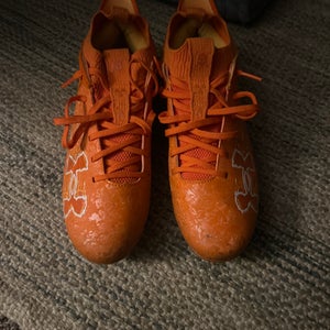 Orange Men's Size M 8.5 (W 9.5) Adult Under Armour Blur Mid Top (Used)
