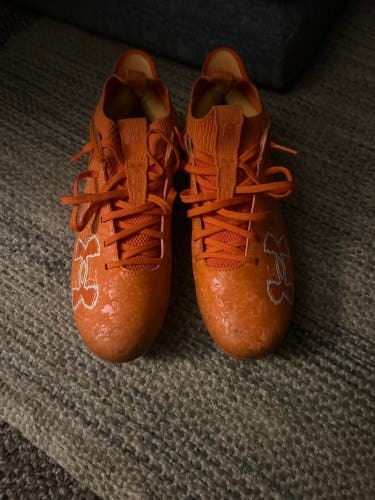Orange Men's Size M 8.5 (W 9.5) Adult Under Armour Blur Mid Top (Used)
