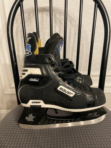 Black Bauer Supreme Hockey Skates Regular Width Size 6.5 (Used)