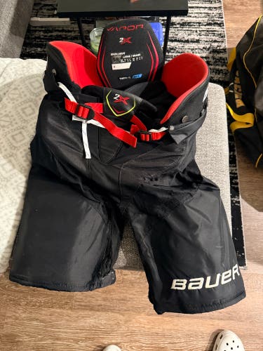 Senior Large Bauer Vapor 2X Hockey Pants (Used)