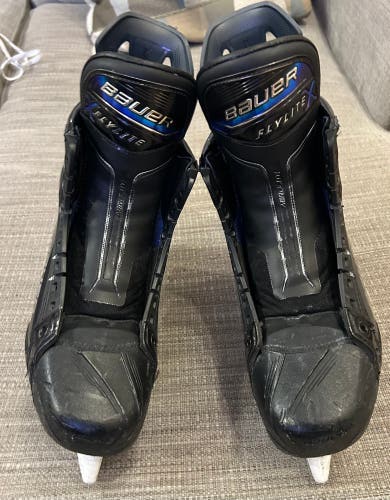 2025 Bauer Vapor Flylite Hockey Skates Regular Width 8 (Used)