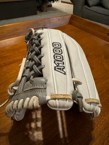 2024 Wilson A1000 RH Outfield Softball Glove 12.5" (Used)