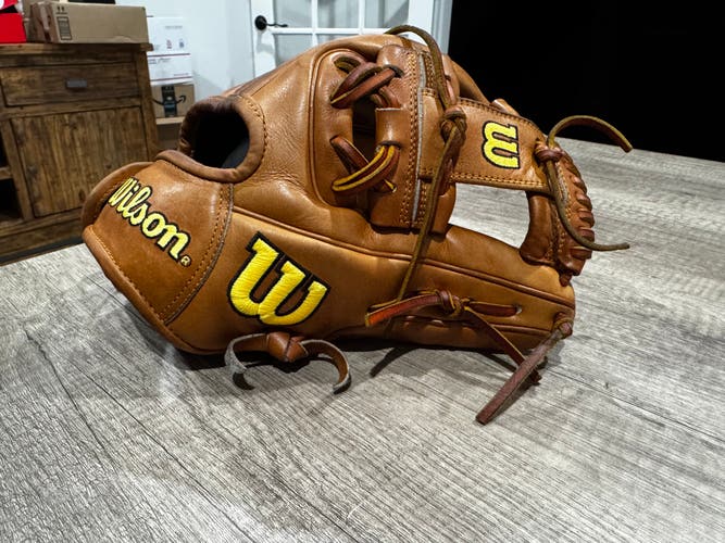 Wilson A2000 DP15 RH Infield Baseball Glove 11.5" (Used)