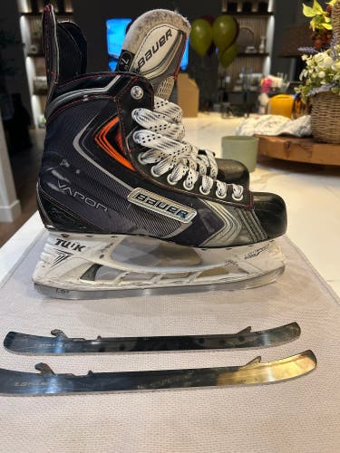 2014 Bauer Vapor X80 Hockey Skates Extra Wide Width 7.5 (Used), w/extra set of steel.