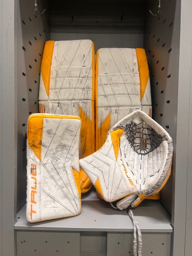 35" True Catalyst Px3 Regular Goalie Full Set (Used)