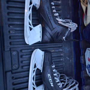 CCM Super Tacks 9350 Hockey Skates 9 (Used)