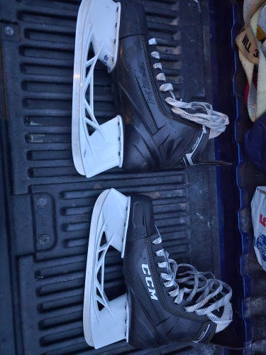 CCM Super Tacks 9350 Hockey Skates 9 (Used)