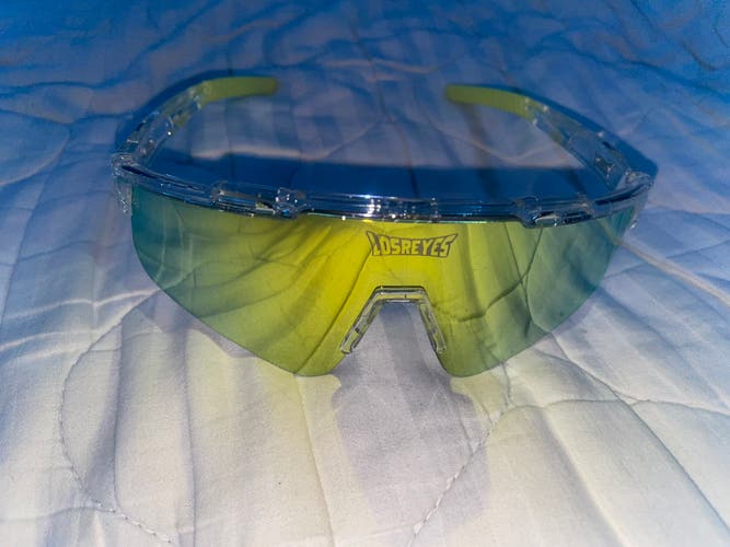 Unisex One Size Fits All Sunglasses (Used)