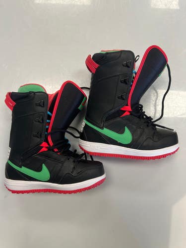 Used Nike VAPEN Girls Snowboard Boots Black Junior 05 11860-S000306706