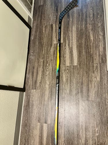 Senior Bauer Vapor Flylite Right Handed Hockey Stick P92 77 Flex Pro Stock (New)