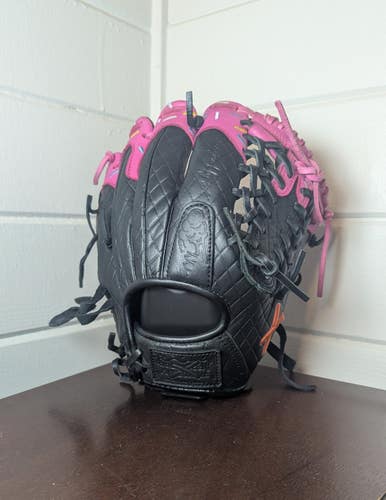 Absolutely Ridiculous ARIA Strawberry Blackout 11.5" Mod Trapeze - Kip Leather
