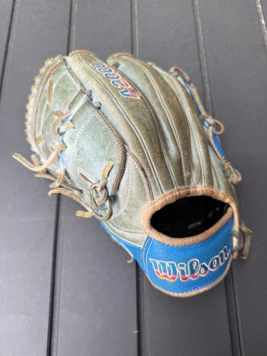 Wilson A2000 LH Pitcher's Baseball Glove 12" (Used)