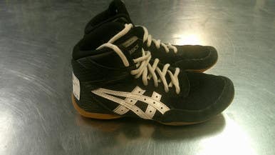 Used Asics Wrestling Shoes Black Youth 13.0 11868-S000068571